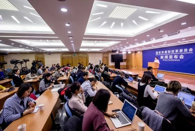 國家發(fā)改委:部分地區(qū)已具備光伏無補貼平價上網(wǎng)條件 國家發(fā)改委:部分地區(qū)已具備光伏無補貼平價上網(wǎng)條件