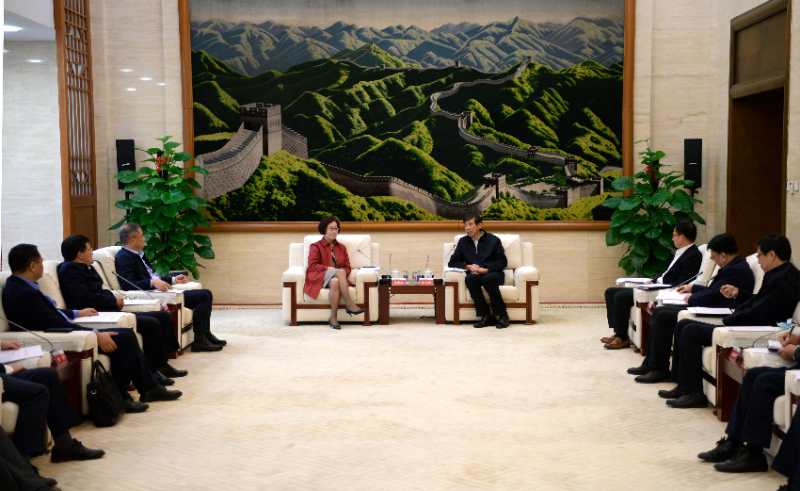陳飛虎會(huì)見(jiàn)江西省委常委、副省長(zhǎng)吳忠瓊