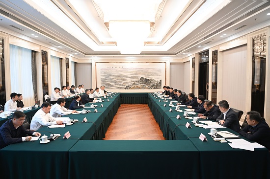 華能集團(tuán)溫樞剛、鄧建玲拜會(huì)遼寧省委書記郝鵬