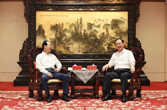 中國電建黨委書記、董事長(zhǎng)丁焰章拜會(huì)湖南省省長(zhǎng)毛偉明