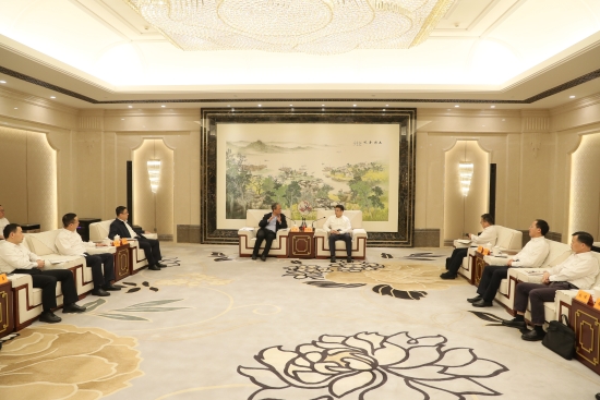 中國(guó)電建黨委副書記、總經(jīng)理王斌與江蘇省委常委、蘇州市委書記曹路寶舉行會(huì)談