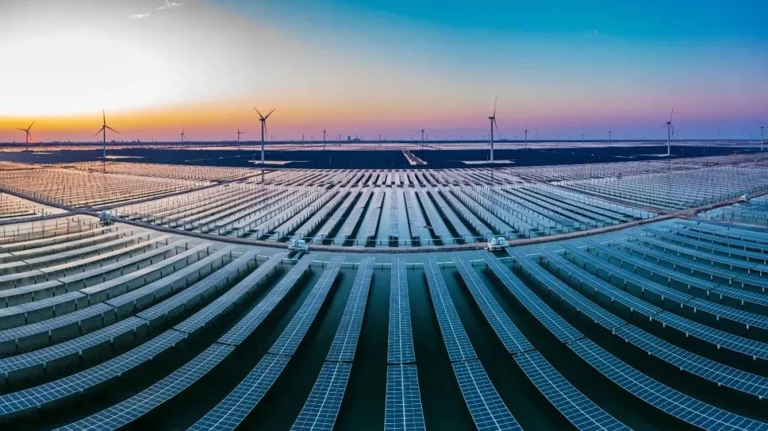 突破3億千瓦時，?；瘓F一期300MW光伏發(fā)電項目實現(xiàn)年度目標(biāo)