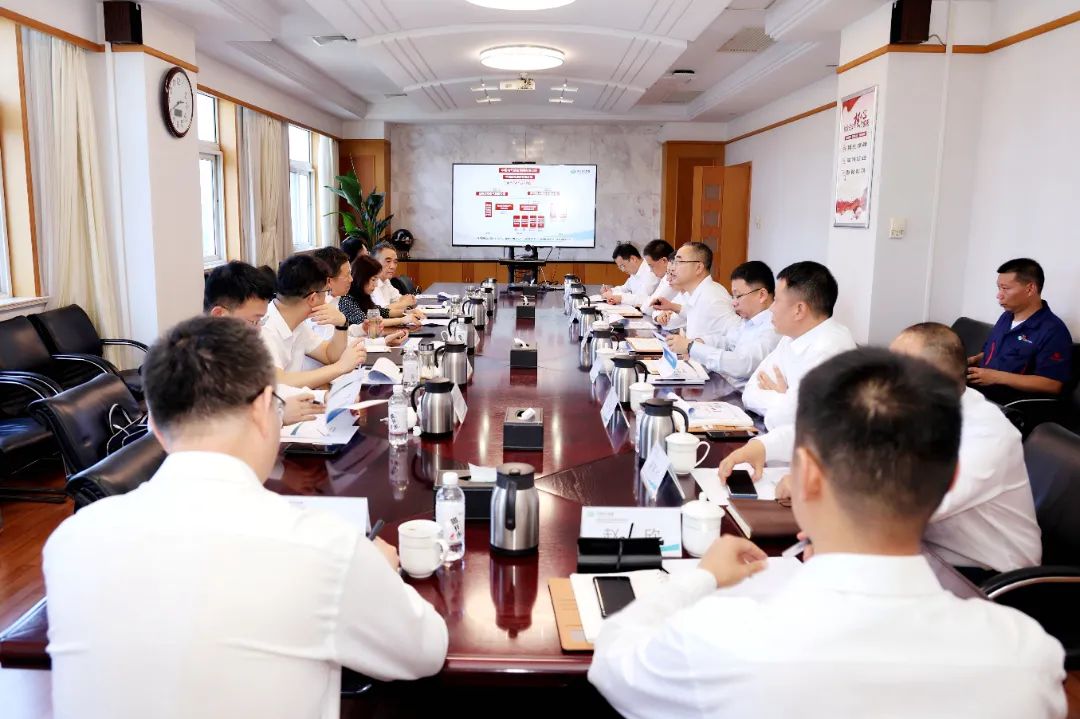 中國電氣裝備黨委書記、董事長李洪鳳到寶雞駐地企業(yè)調(diào)研