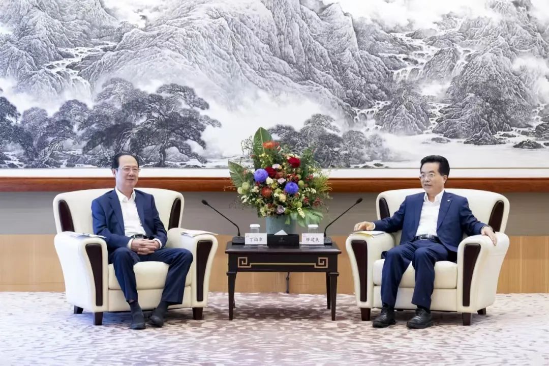 中國電建黨委書記、董事長丁焰章赴香港開展系列商務(wù)活動(dòng)并調(diào)研駐港項(xiàng)目