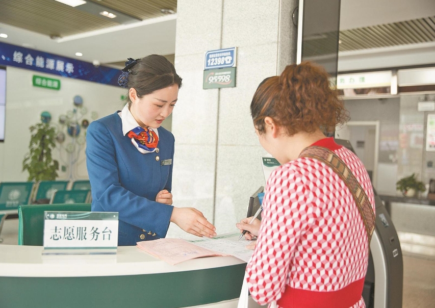 杜娜：站在客戶(hù)的角度做服務(wù)”