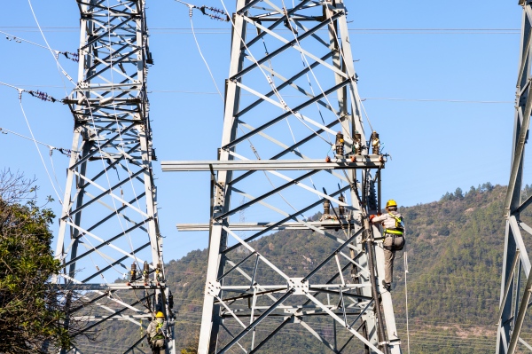 國網(wǎng)臺州市黃巖區(qū)供電公司：電網(wǎng)建設(shè)再優(yōu)化 和合聚力強勁能